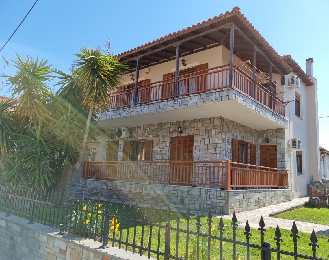 Chriselia Daire Nea Roda Dış mekan fotoğraf